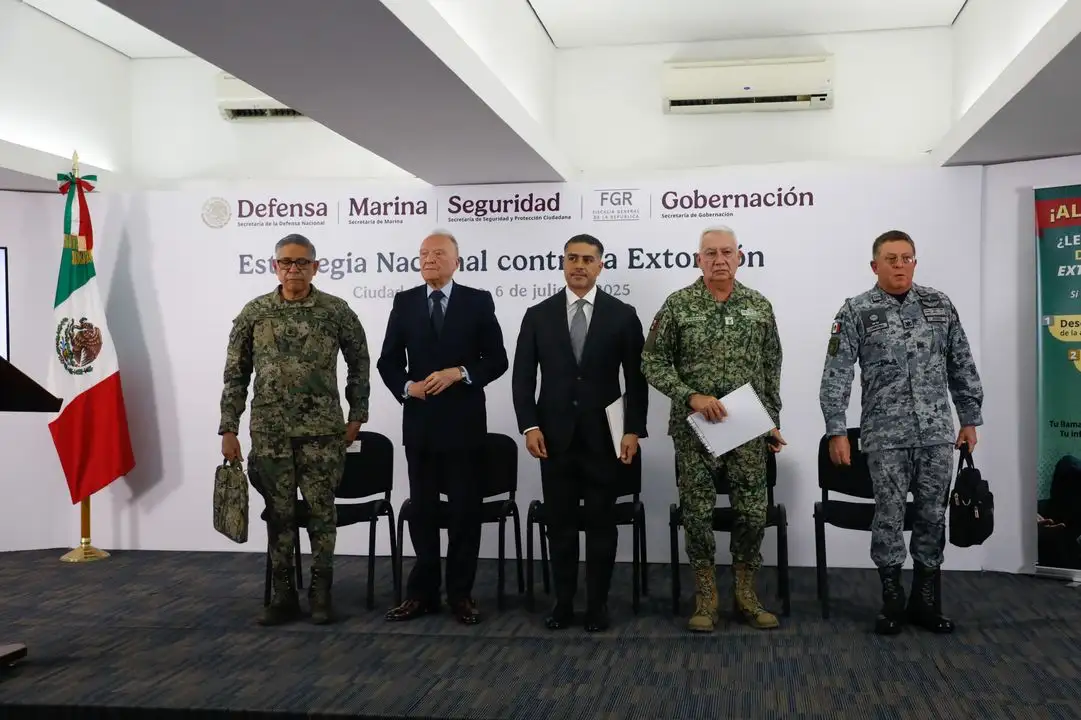 El gabinete de seguridad federal anunció que la Unidad de Inteligencia Financiera (UIF-SHCP) reforzará la estrategia nacional contra la extorsión y que se habilitará el número telefónico 089 para atender denuncias sobre el ilícito.