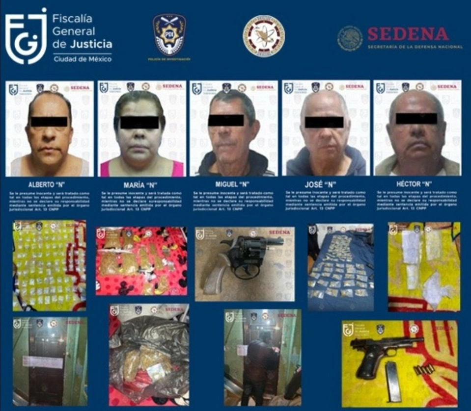 Los cuatro hombres y la mujer, presuntos integrantes de una célula criminal, cercanos a Eduardo N, alias ‘El Chori’, fueron presentados por la FGJCDMX ante un juez de control. Foto Fiscalía 