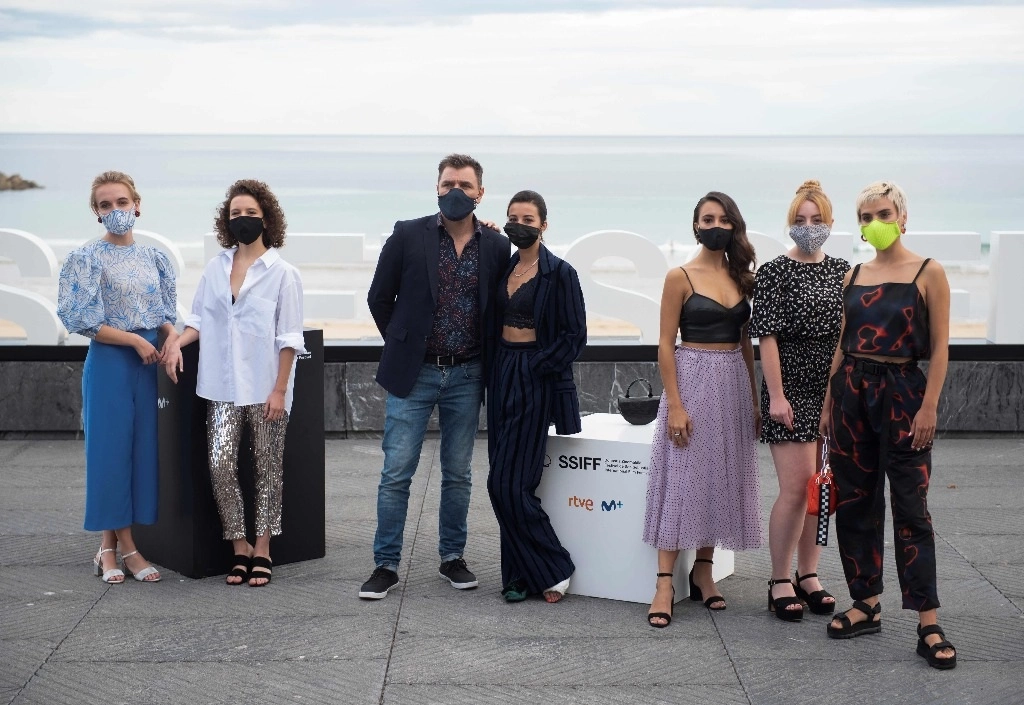 Actores de la cinta "Akelarre" durante el 68 Festival de Cine de San Sebastián en la ciudad vasca de San Sebastián, España. Foto Afp