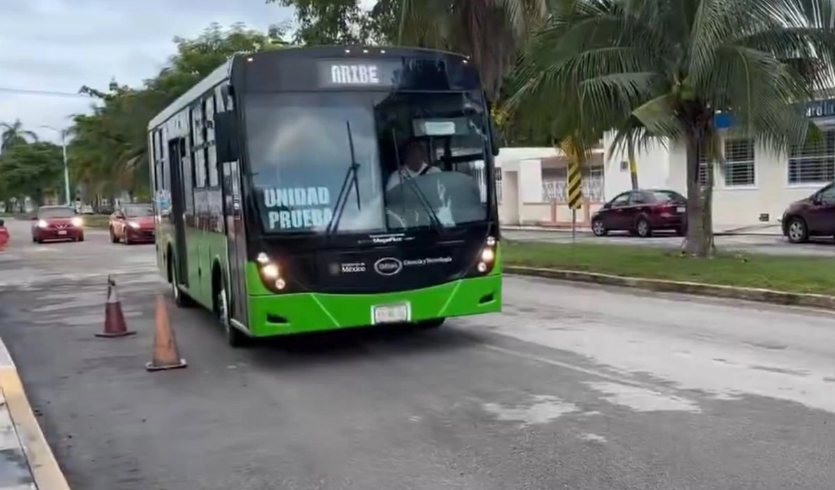Durante la presentación del nuevo modelo de transporte público, se informó que con el Sistema MOBI, miles de habitantes tendrán a su disposición unidades modernas y dignas, tarifas justas con pago digital. Foto