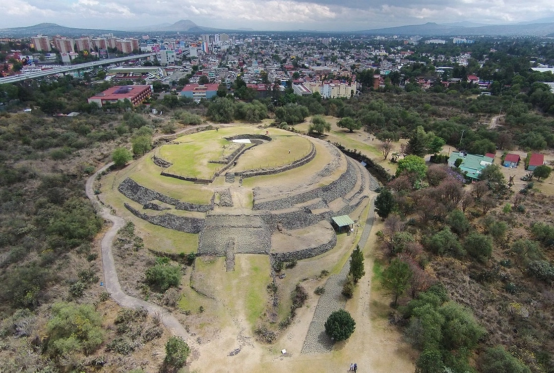 Zona arqueológica de Cuicuilco, uno de los sitios recomendados en la Guía Turística México-Tenochtitlán. Foto cortesía INAH / Archivo