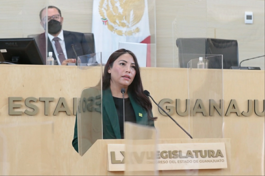 “Estamos convencidos que no se puede criminalizar a una mujer o persona gestante por el hecho de tomar la decisión sobre su cuerpo, es decir, de interrumpir el embarazo” sostuvo la legisladora del PVEM que presentó la iniciativa. Foto tomada de @CongresoGto