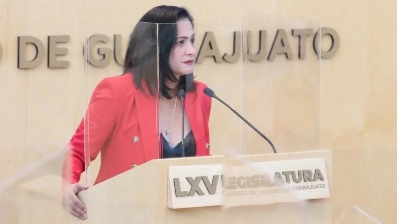 La diputada señaló que el actual fiscal, Carlos Zamarripa estará 19 años al frente de la procuración de Justicia por lo que hay vicios que deben corregirse. Foto Legislatura local
