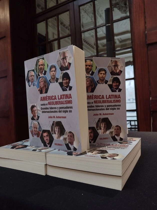 El libro América Latina contra el neoliberalismo fue presentado en la Casa Universitaria del Libro. Foto tomada de la cuenta de Twitter @JohnMAckerman
