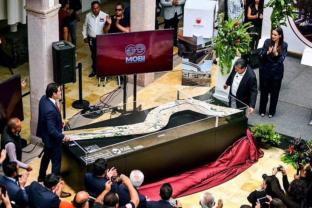 El gobierno de Zacatecas presentó un ambicioso proyecto de movilidad en la ciudad capital con una inversión de 7 mil millones de pesos. Foto La Jornada