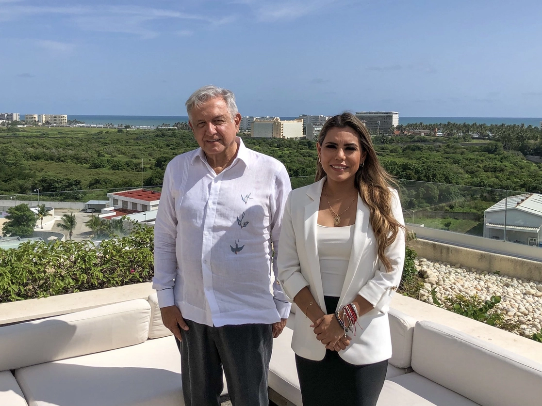 El presidente Andrés Manuel López Obrador y Evelyn Salgado, gobernadora electa de Guerrero. Foto tomada del Twitter de @lopezobrador_ / Archivo