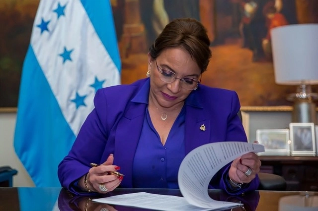 "Hay que ver las cosas con mucho pragmatismo y buscar el mejor beneficio para el pueblo hondureño". Foto Afp