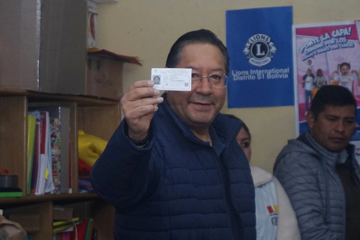Luis Arce, presidente de Bolvia, felicitó a Rodrigo Paz Pereira, tras conocer los resultados electorales que dieron la virtual victoria a Rodrigo Paz Pereira. Foto 