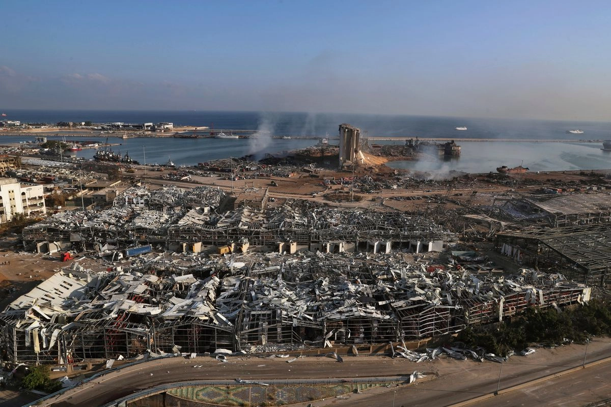 Escena de la explosión que golpeó el puerto marítimo de Beirut, Líbano, el 4 de agosto de 2020.