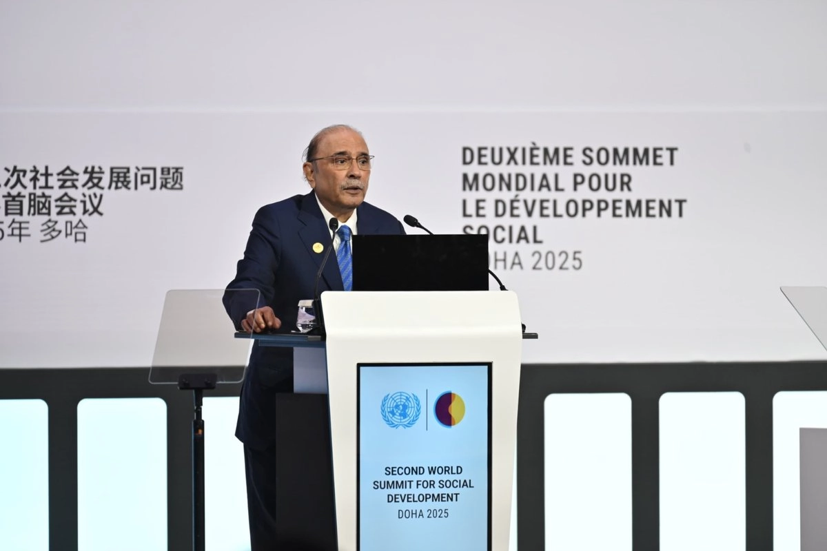 El presidente de Pakistán, Asif Ali Zardari, firmó una reforma constitucional que lo blinda de por vida contra procesos penales. Foto tomada de X 