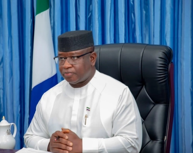 El presidente achacó los incidentes a miembros de las formaciones de la oposición como "los guerrilleros del APC", el antiguo partido gobernante. Foto @PresidentBio