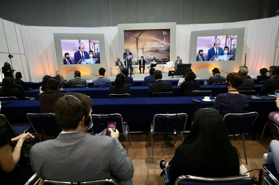 Integrantes del Consejo Global de Energía Eólica y de la Asociación Mexicana de Energía Eólica participan en la décima edición de Mexico WindPower, realizada en el Centro Citibanamex, en la Ciudad de México, el 23 de marzo de 2022. Foto Luis Castillo