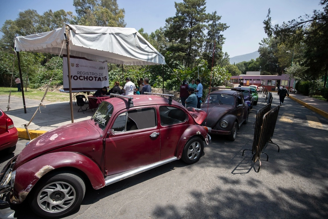 Regularización de vochotaxis en el deportivo Carmen Serdan y recorrido por sitios en Cuautepec el 30 de septiembre del 2022. Foto Yazmín Ortega Cortés