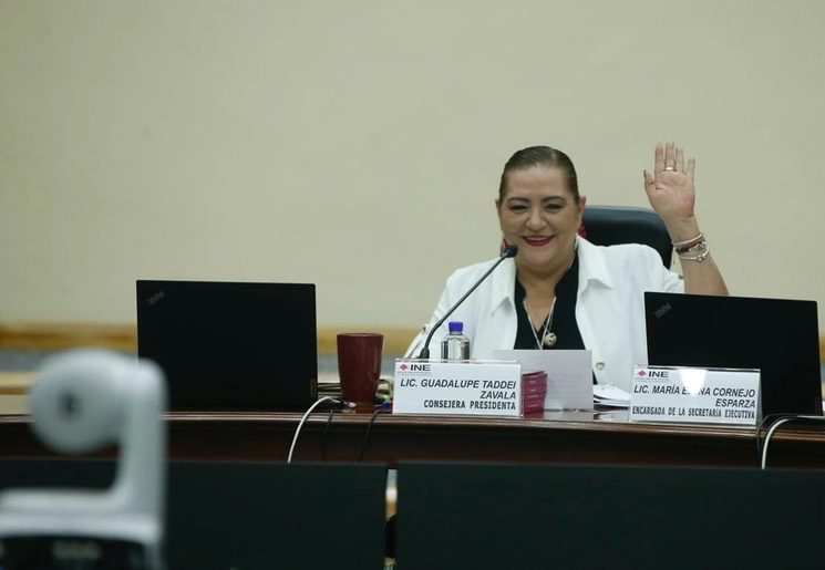 La consejera presidenta del INE, Guadalupe Taddei, durante una sesión plenaria del instituto, en la Ciudad de México, el 18 de agosto de 2023. Foto José Antonio López




