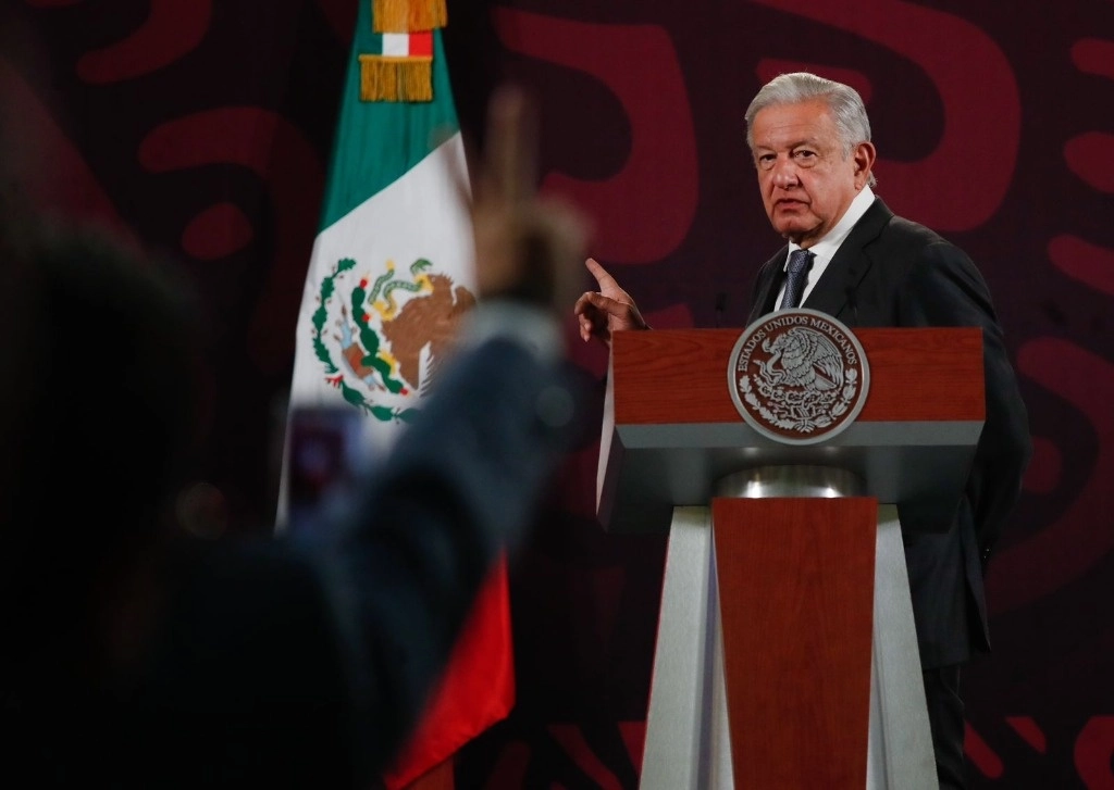 El presidente de México, Andrés Manuel López Obrador, durante su conferencia matutina en Palacio Nacional, en la Ciudad de México, el 10 de abril de 2024. Foto Cristina Rodríguez

