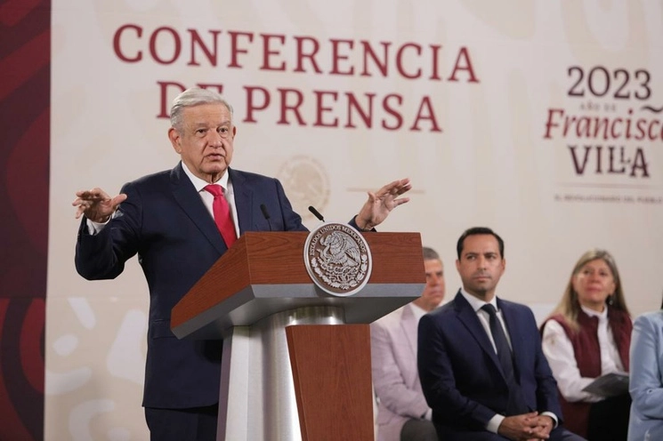 El presidente de México, Andrés Manuel López Obrador, durante su conferencia matutina en Palacio Nacional, en la Ciudad de México, el 1 de mayo de 2023. Foto Pablo Ramos