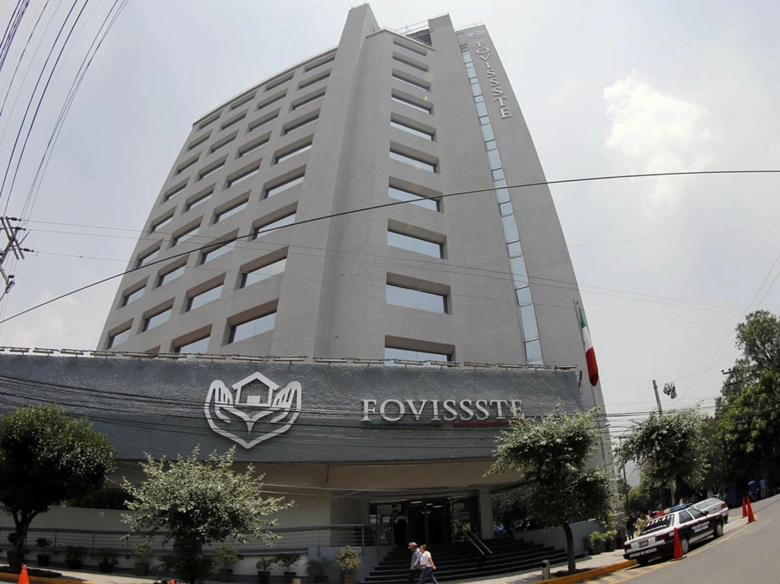 El ISSSTE emitió un acuerdo para la aprobación del Programa de Financiamiento del Fondo de Vivienda 2021, en el que establece el otorgamiento de 48 mil 334 a 56 mil 472 préstamos en total. Foto tomada del sitio https://www.gob.mx/fovissste 