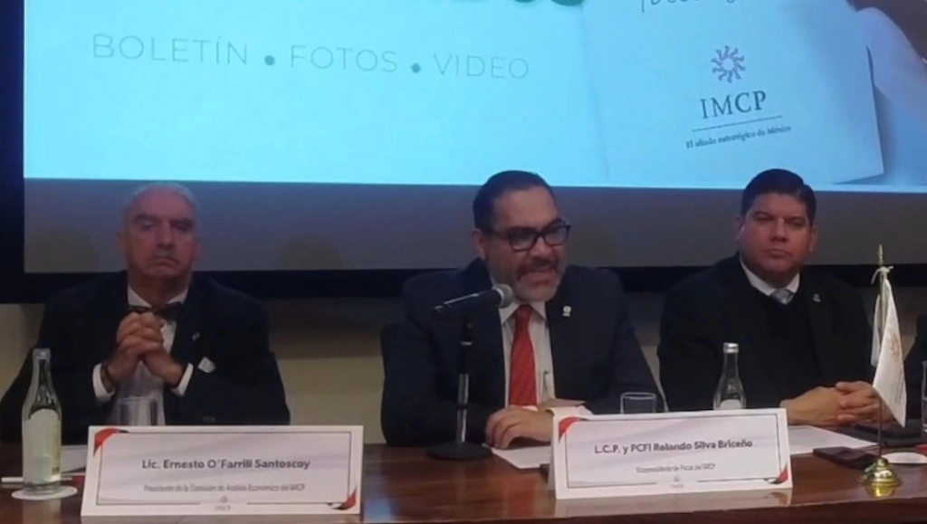La probabilidad de que Estados Unidos imponga de forma inmediata aranceles a la mercancía mexicana es baja porque al hacerlo se restaría competitividad a los productos de las compañías americanas, declaró Ernesto O’Farril Santoscoy. Imagen tomada de @IMCP