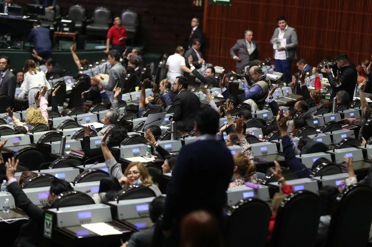 Durante una sesión plenaria en la Cámara de Diputados, en marzo pasado. Foto José Antonio López