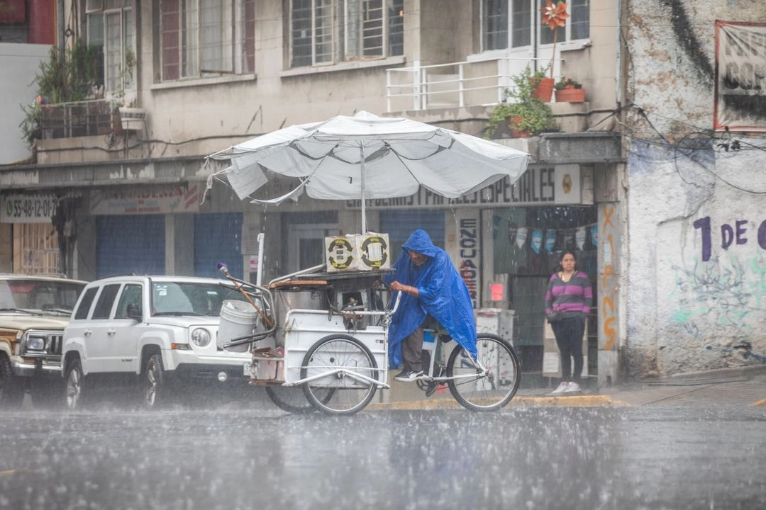 La Secretaría de Gestión Integral de Riesgos y Protección Civil emitió un aviso especial pronosticando lluvias fuertes a muy fuertes, actividad eléctrica y posible caída de granizo. Foto