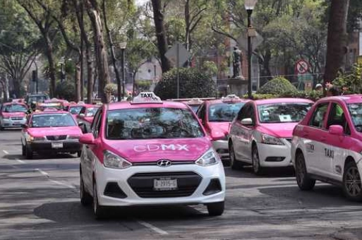 Se prevé que los trabajadores del volante lleven a cabo su protesta de manera pacífica en el Zócalo a partir de las 9 de la mañana. Foto Marco Peláez /Archivo