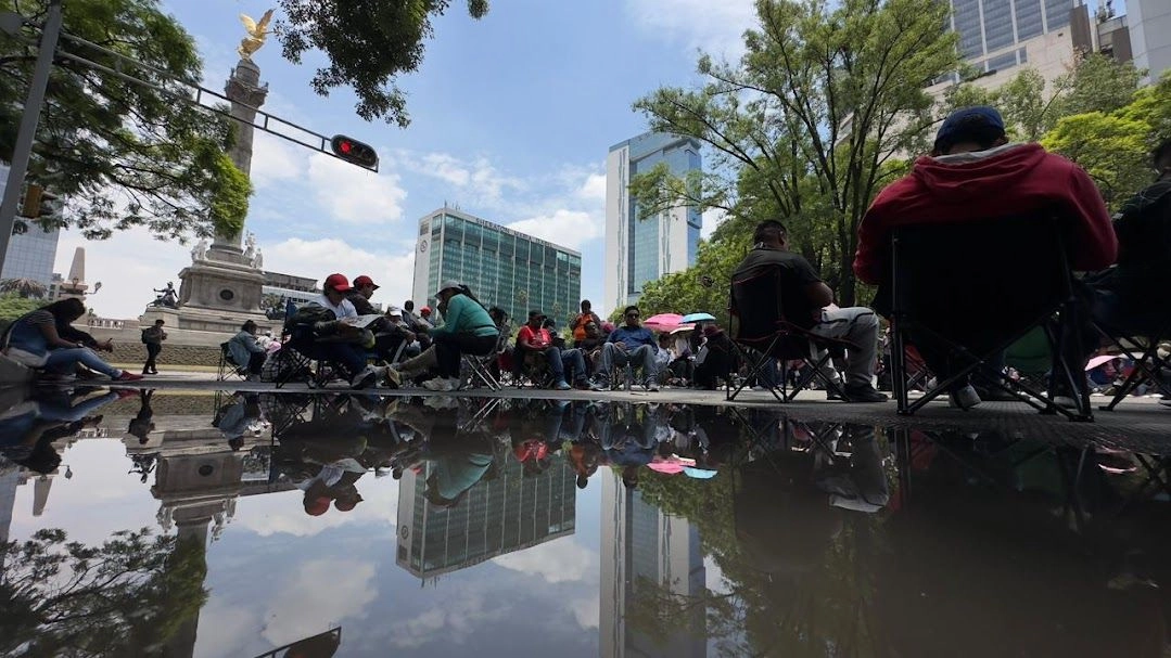 Maestros de la CNTE mantienen bloqueos en diferentes puntos de Paseo de la Reforma, como las glorietas de la Diana Cazadora, del Ángel de la Independencia, de las y los Desaparecidos y el cruce con avenida de Insurgentes, en la Ciudad de México, el 29 de mayo de 2025. Foto 