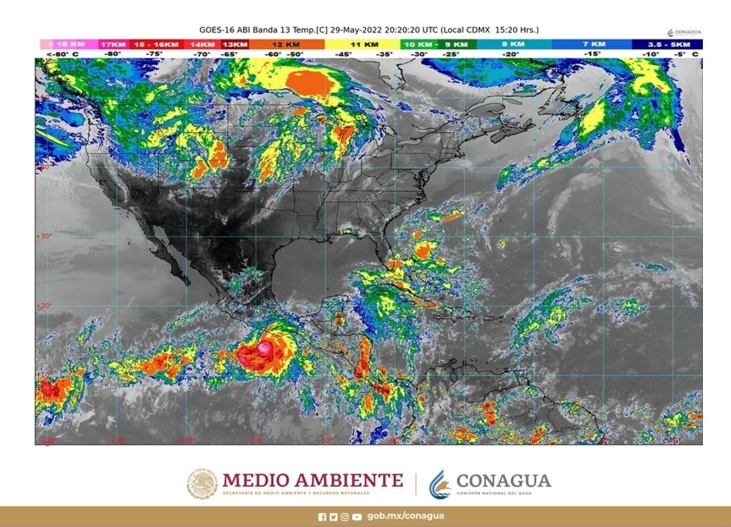 El huracán "Agatha" intensificó su categoría en pocos días en la costas de Oaxaca. Foto Conagua