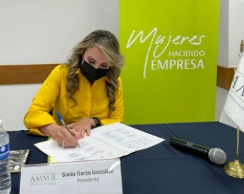 El organismo empresarial, que preside Sonia Garza González, indicó que con datos de la UNAM, una gran cantidad de mujeres que perdieron su empleo por la pandemia accedieron a este medio informal para obtener ingresos. Imagen tomada de @ivanrivasrdz