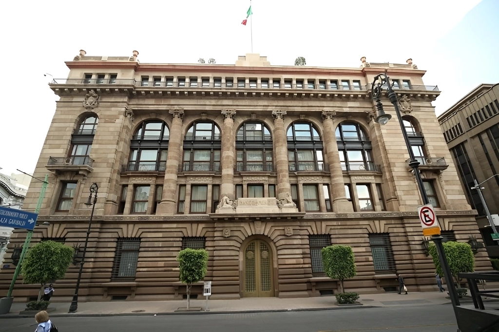 Sede del Banco de México en la capital del país. Foto María Luisa Severiano / Archivo