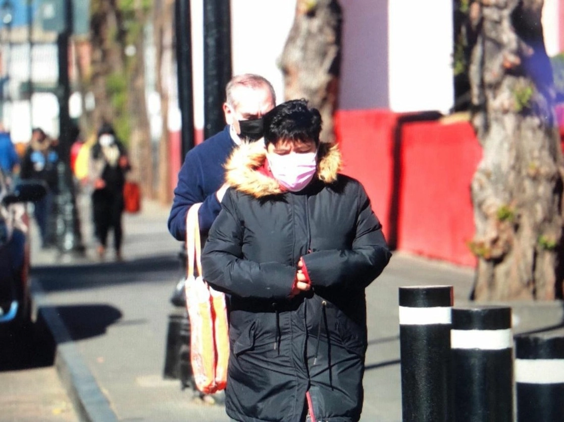 El Gobierno de la Ciudad de México emitió la alerta en las alcaldías Álvaro Obregón, Cuajimalpa, Magdalena Contreras, Milpa Alta, Tlalpan y Xochimilco ante el descenso del termómetro, sobre todo en zonas altas. Foto Luis Castillo