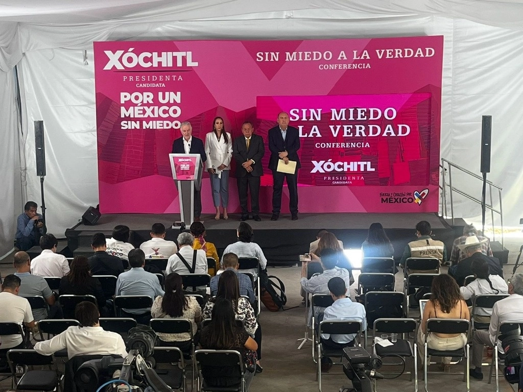 El presidente nacional del PRD, Jesús Zambrano; los coordinadores de campaña y territorial de Xóchitl Gálvez, Santiago Creel y Rubén Moreira, y la secretaria general del PAN, Noemí Luna Atala, ofrecen conferencia de prensa, en la Ciudad de México, el 9 de mayo de 2024. Foto Luis Castillo