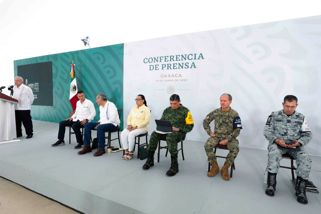 El presidente Andrés Manuel López Obrador durante la conferencia de prensa matutina en Santa María Huatulco, Oaxaca. Foto Presidencia