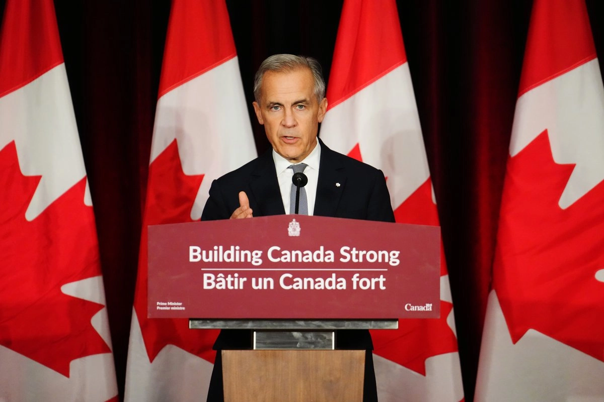 El primer ministro de Canadá, Mark Carney, ofrece un discurso en vivo sobre el plan de Canadá para fortalecer la economía antes del Presupuesto de 2025, en la Universidad de Ottawa, el miércoles 22 de octubre de 2025. Foto