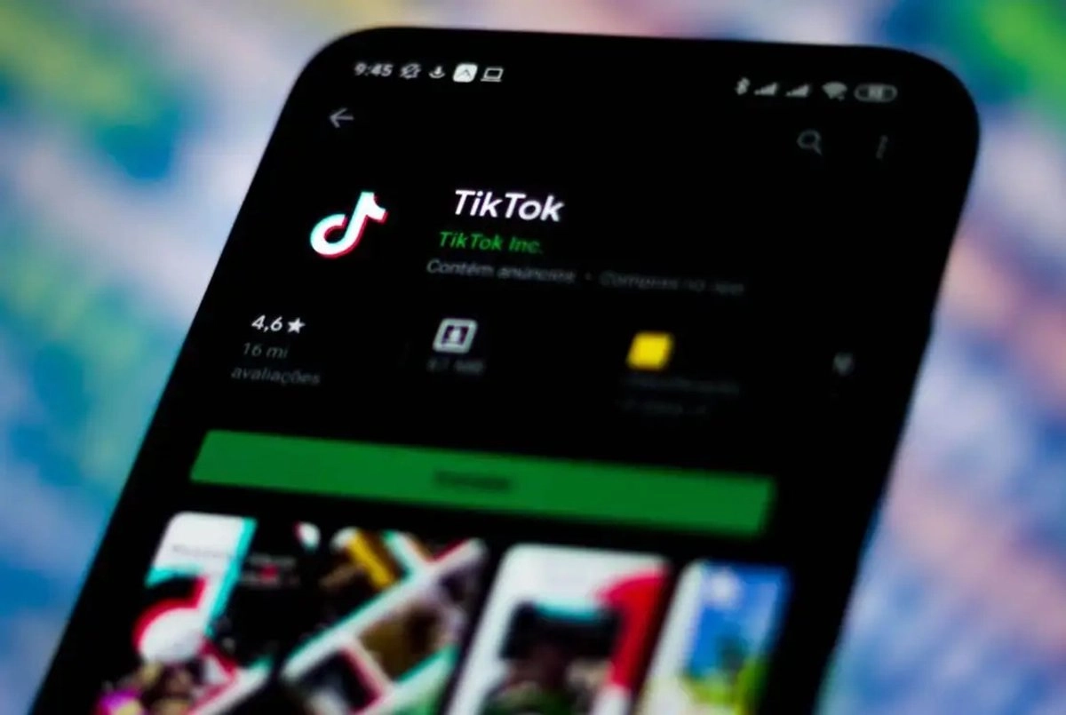 Aplicación de Tik Tok se despliega en la pantalla de un teléfono móvil en imagen de archivo. Foto 