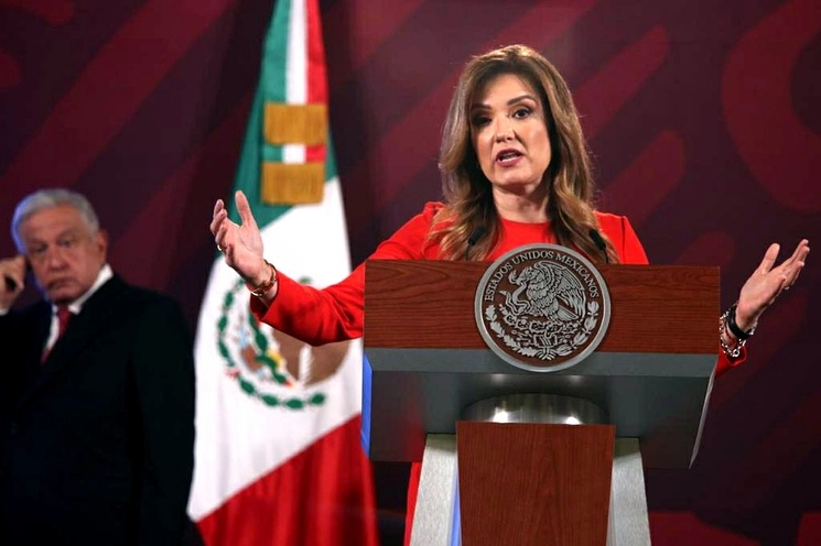 Maite Ramos Gómez, directora de Alstom México, habla sobre los avances del Tramo 4 del Tren Maya, durante la conferencia presidencial matutina en Palacio Nacional, en la Ciudad de México, el 8 de mayo de 2023. Foto María Luisa Severiano