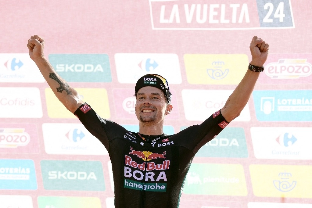 Primoz Roglic del equipo Red Bull-Bora-Hansgrohe consiguió su segunda victoria en esta edición 79 de la Vuelta a España. Foto Afp