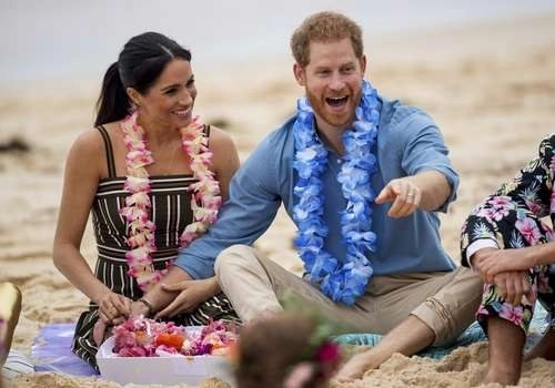 A unos meses de su separación a la realeza, el Príncipe Harry anunció su incursión a la música a lado del rockero Bon Jovi. Foto Ap