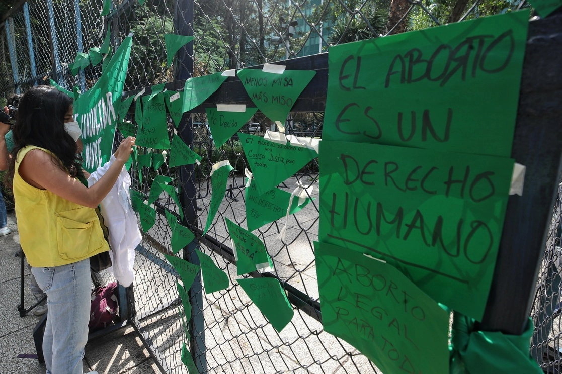 Colectivos protestan a favor de la despenalización del aborto; el 28 de septiembre se conmemora el Día de Acción Global por un Aborto Legal, Seguro y Gratuito. Foto Marco Peláez / Archivo