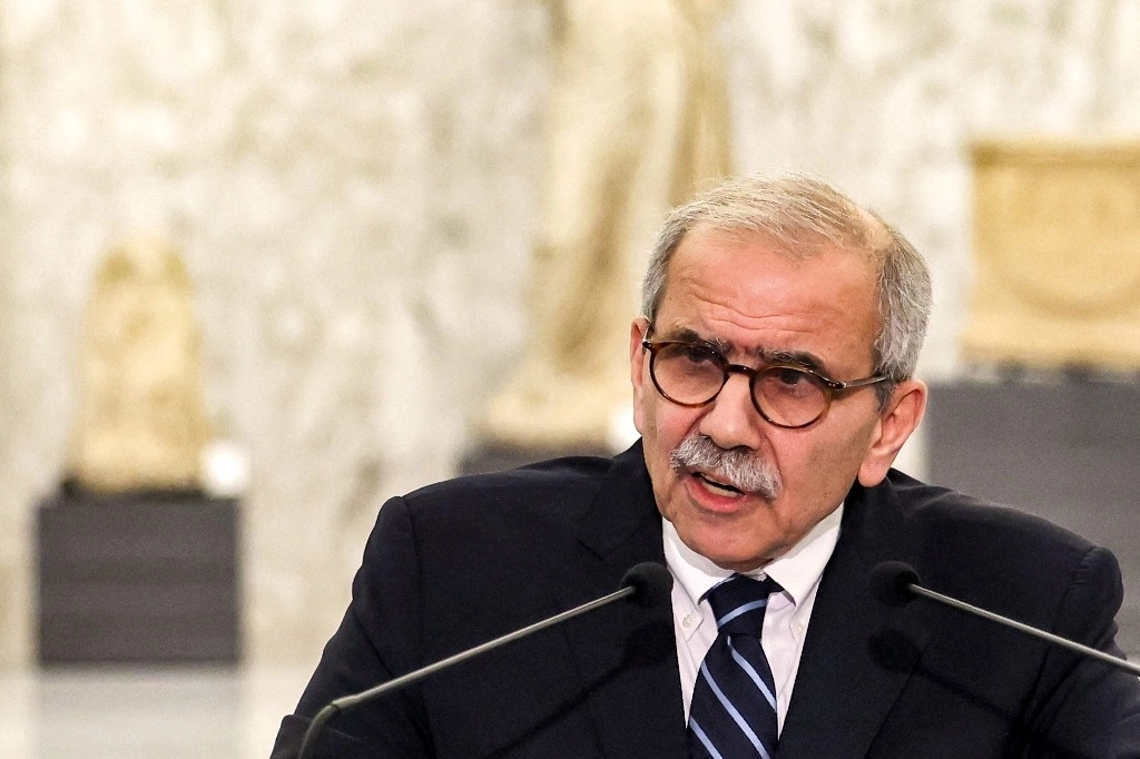 El nuevo primer ministro designado del Líbano, Nawaf Salam, pronuncia una declaración en el palacio presidencial de Baabda, al este de Beirut, el 14 de enero de 2025. Foto Afp