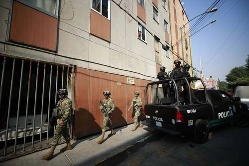 La semana pasada autoridades federales y capitalinas detuvieron a Brandon Alexis Flores Ramírez, hermano de ‘El Lunares’, líder de la ‘Unión Tepito’, y a dos de sus tíos. Foto ‘La Jornada’