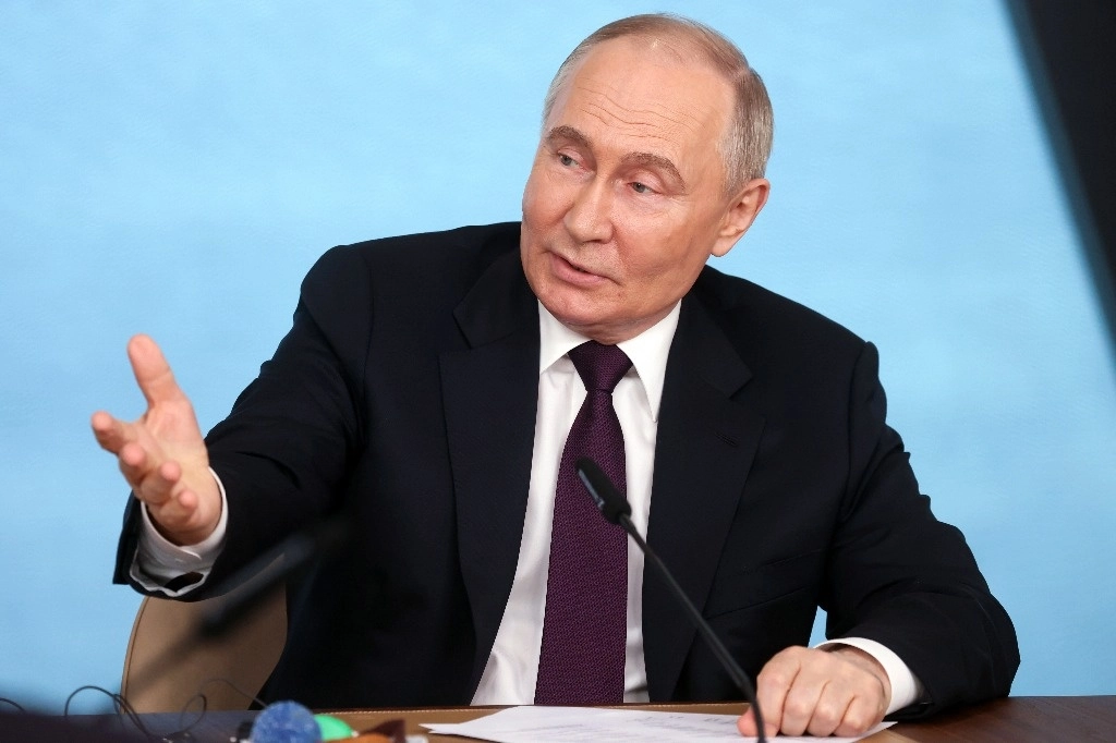 Vladimir Putin, presidente de Rusia, se reunió en San Petersburgo con representantes de medios de comunicación extranjeros. Foto Ap