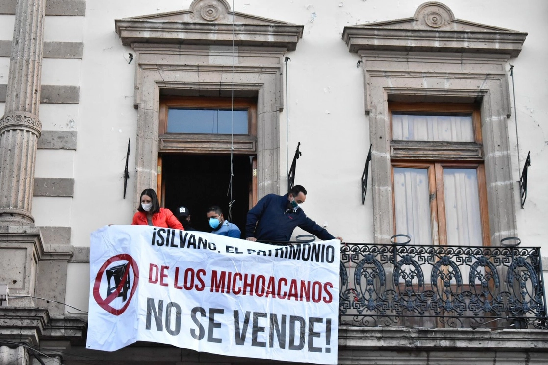 El Congreso local aún no autoriza al gobierno del perredista Silvano Aureoles desincorporar predios del patrimonio estatal y venderlos. Foto Ernesto Martínez