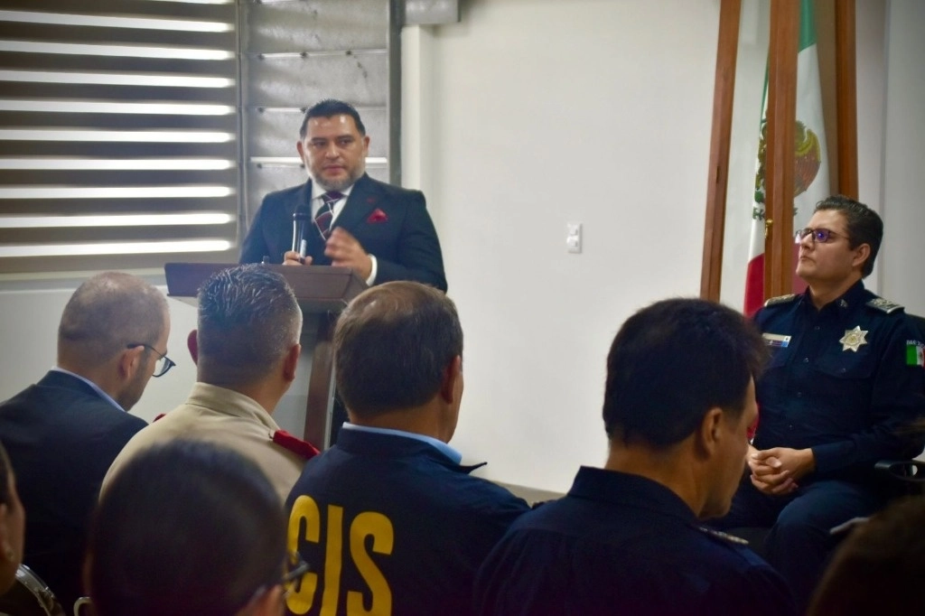 El fiscal estatal Luis Joaquín Méndez, durante la culminación del Diplomado en Criminalística Especializada en Jalisco. Foto Tomada de X @FiscaliaJal