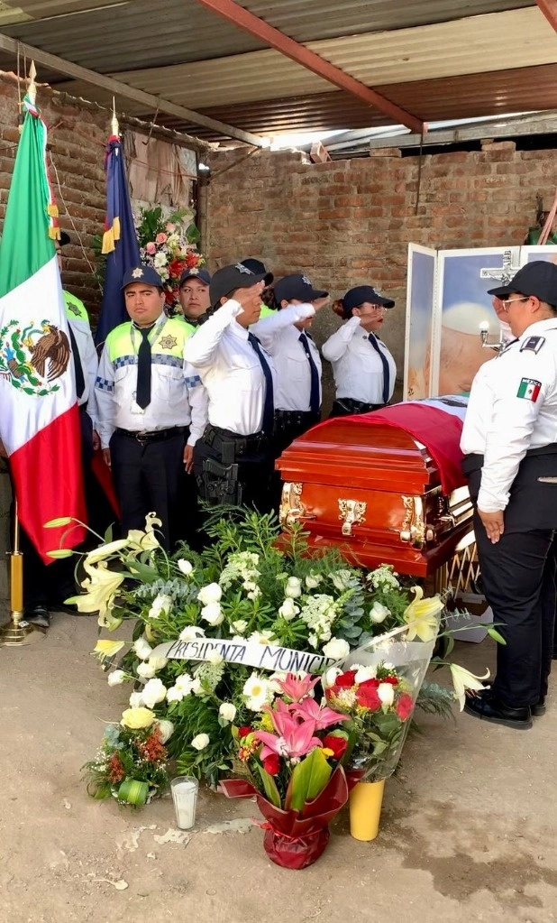 Aspectos del sepelio de los agentes asesinados en imagen de archivo. Foto Gobierno de Irapuato