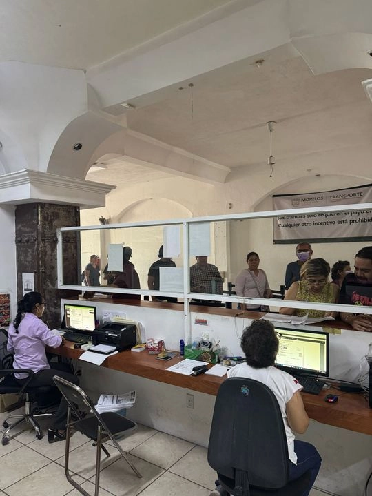 Tentativamente, el 15 de abril estarán llegando unas 110 mil placas, tarjetas y licencias de circulación, adelantaron que se irá modernizando Movilidad y Transporte de Morelos.