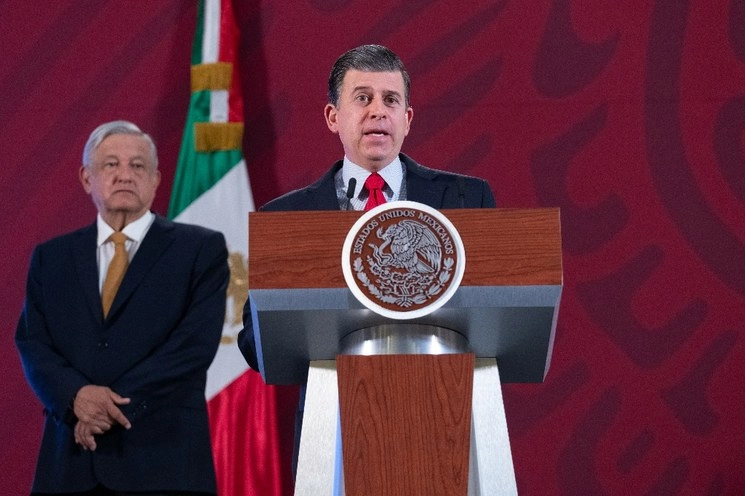 Ricardo Sheffield en la matutina del lunes pasado, junto al Presidente. Foto Pablo Ramos