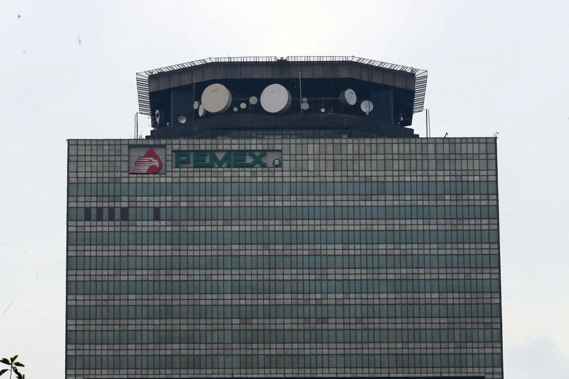 Sin contar a socios, la producción de Pemex entre enero y octubre fue de un millón 665 mil barriles diarios. Foto Roberto García Ortiz/Archivo