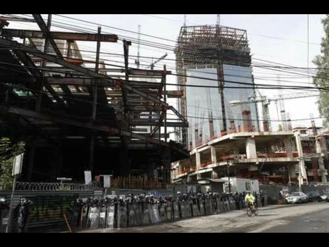 El empleo dado por el sector de la construcción no registró variación, indicó el Inegi. Foto Alfredo Domínguez