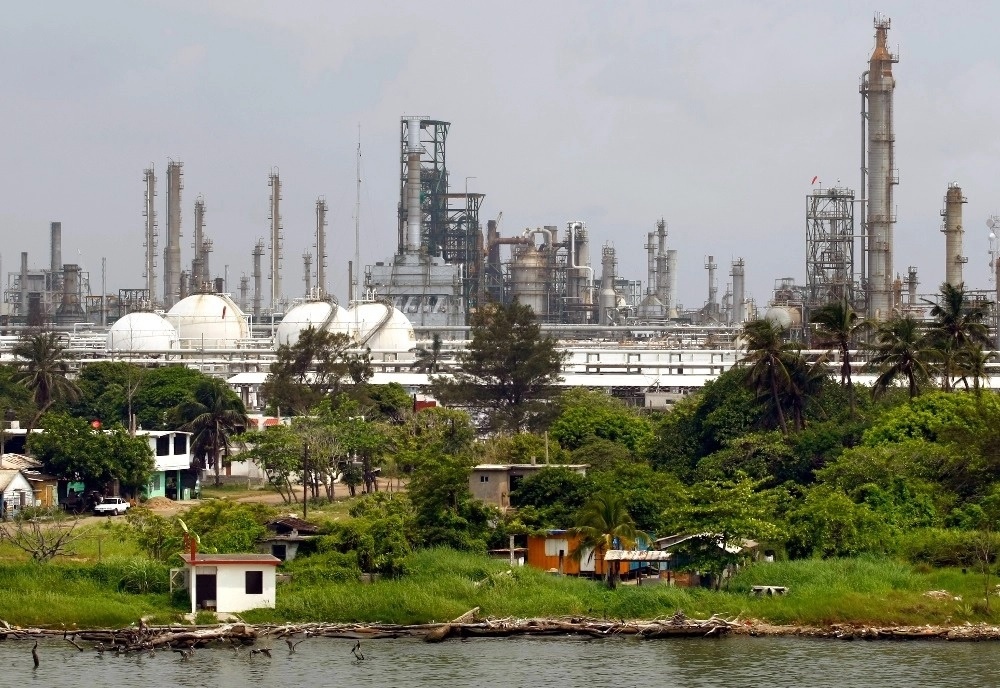 Pemex liquid hydrocarbon manufacturing fell 6.21% yearly in April