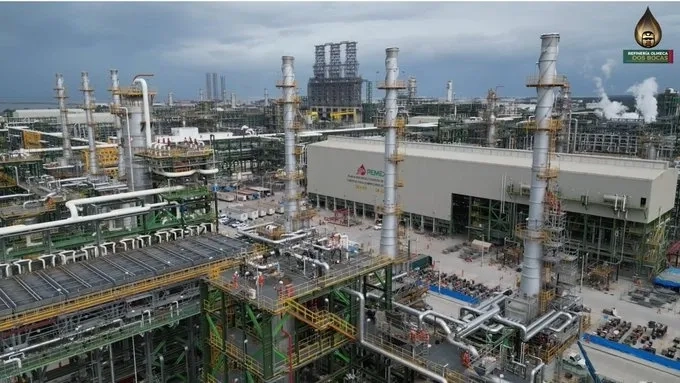 Aspectos de la refinería Olmeca, ubicada en Tabasco. Foto